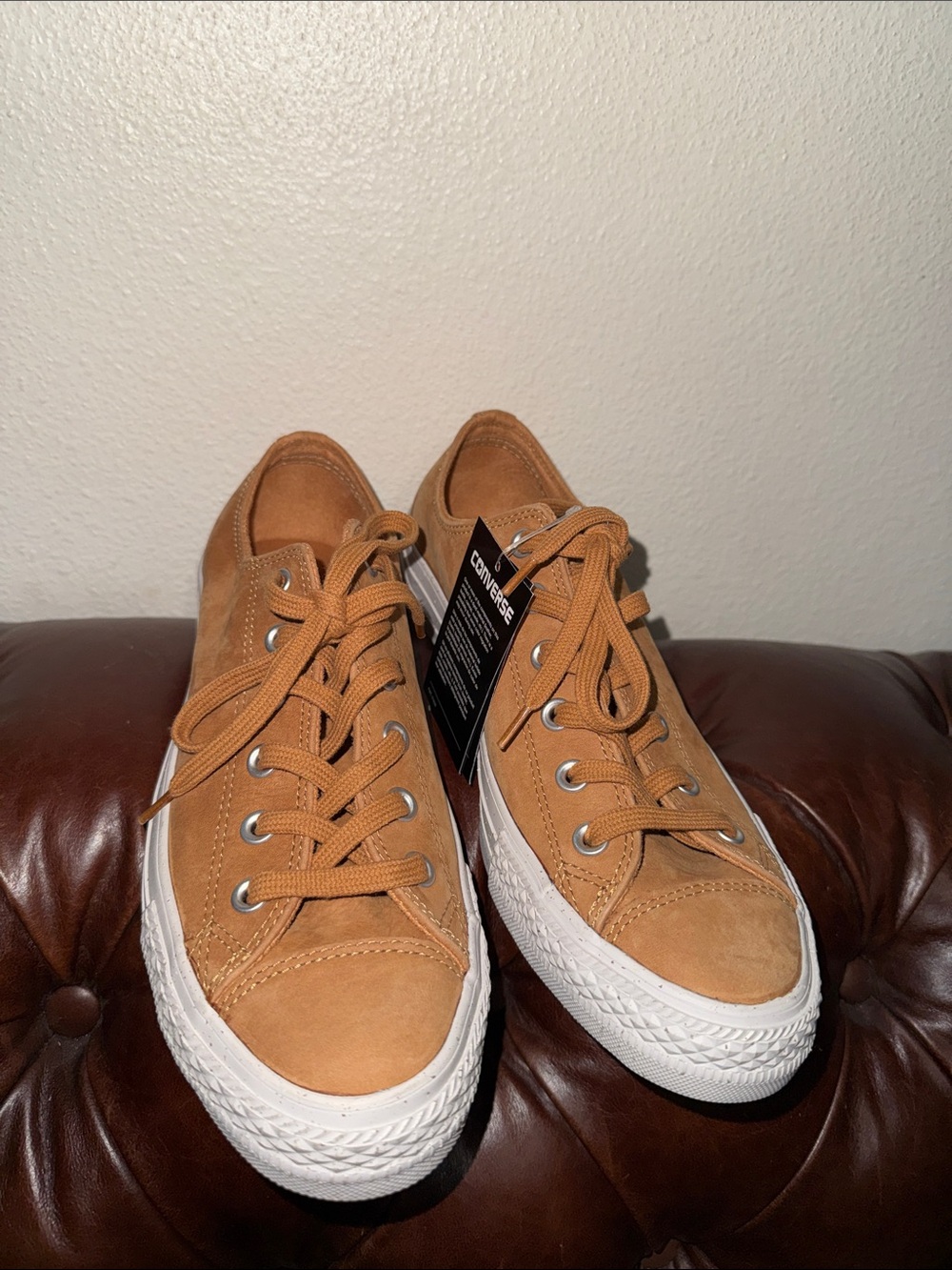 Converse  Low-Top Sneakers — Caramel Tan